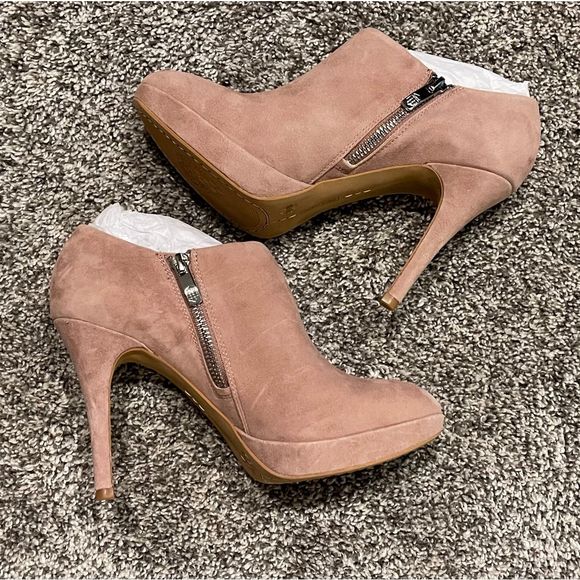 Vince Camuto Women's Elvin Bootie, Size 7, NWOB - Picture 2 of 4